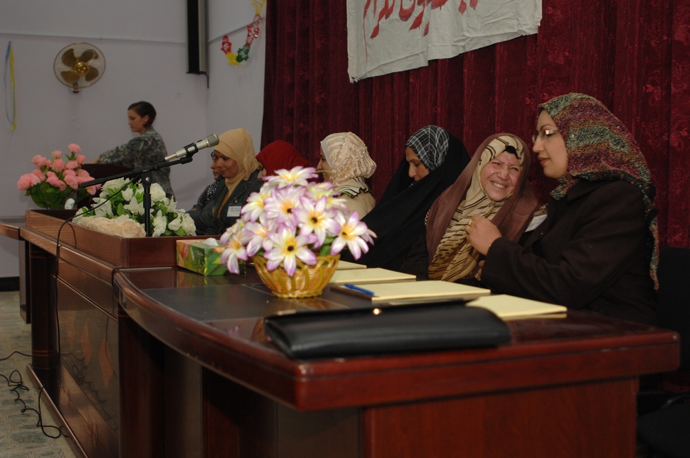 Iraqi women receive schooling
