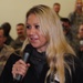 Cyrus, Kournikova visit troops