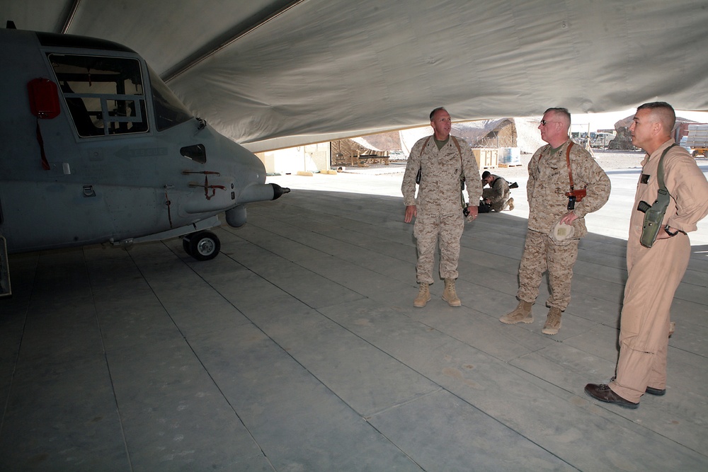 Deputy Commandant of Aviation Visits MAG-40