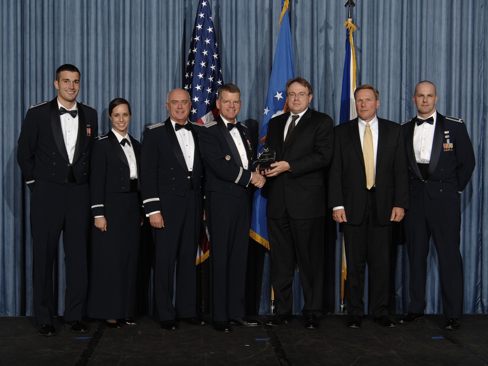 Improved Flash-Bang Grenade Team Wins Air Force Science Award