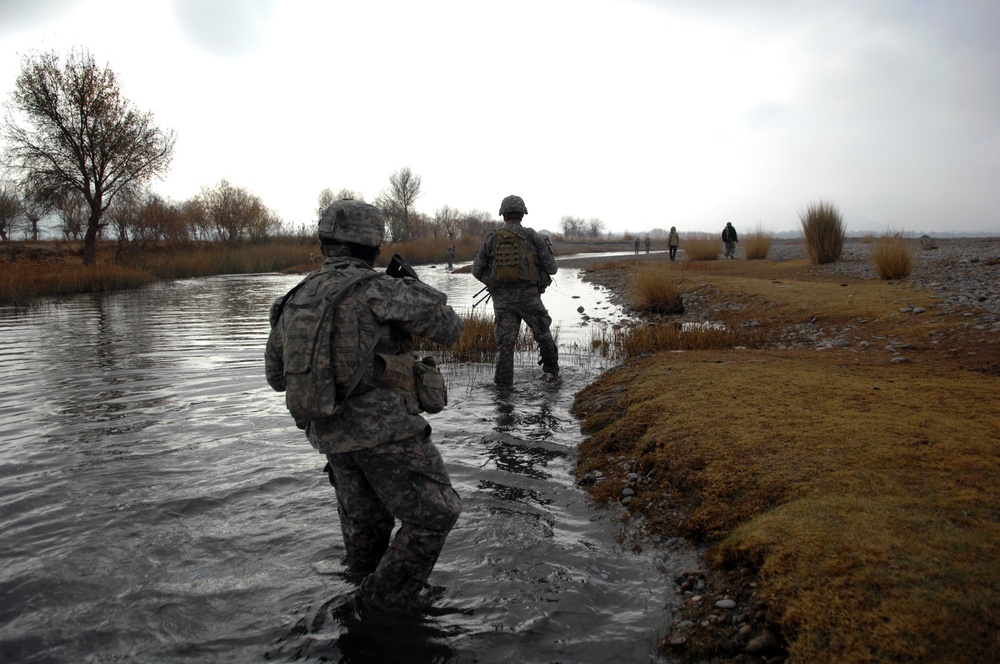 5th SBCT, 2nd ID troops conduct patrol in Arghandab River Valley