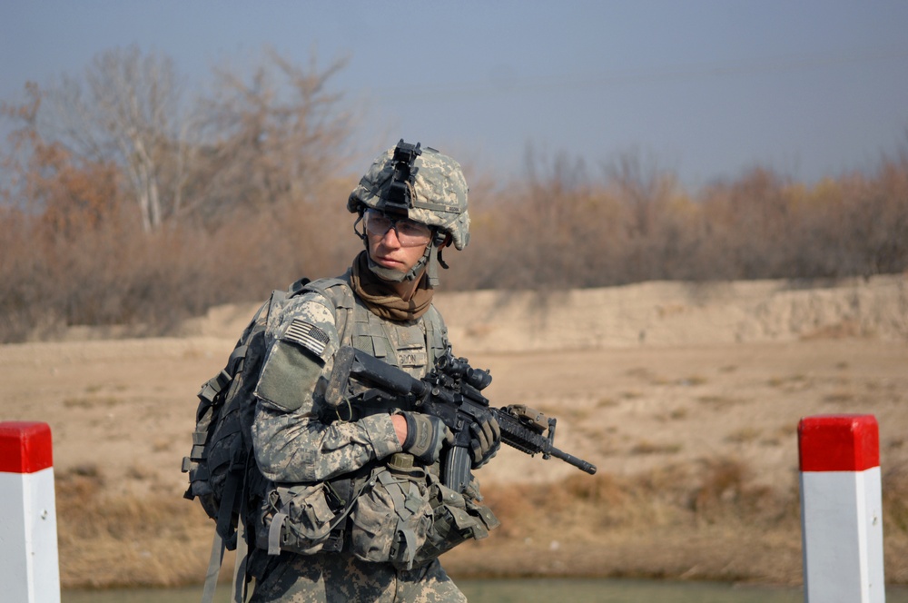 5th SBCT, 2nd ID troops conduct patrol in Arghandab River Valley