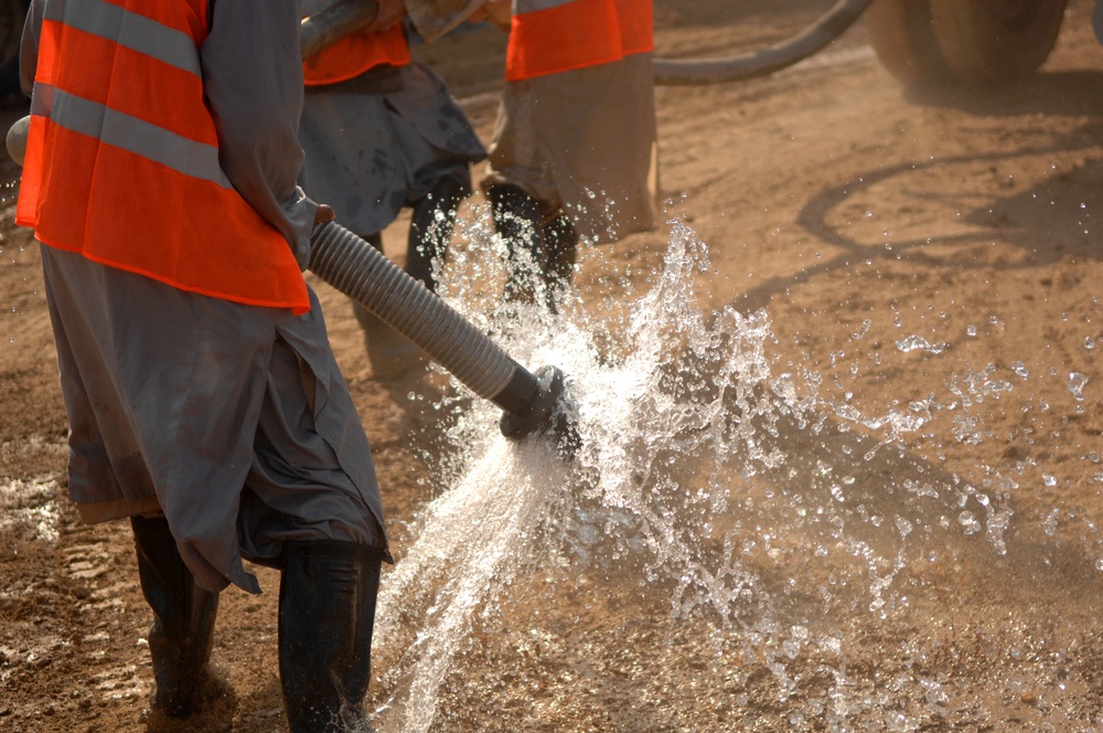 Afghan workers improve Arghandab District