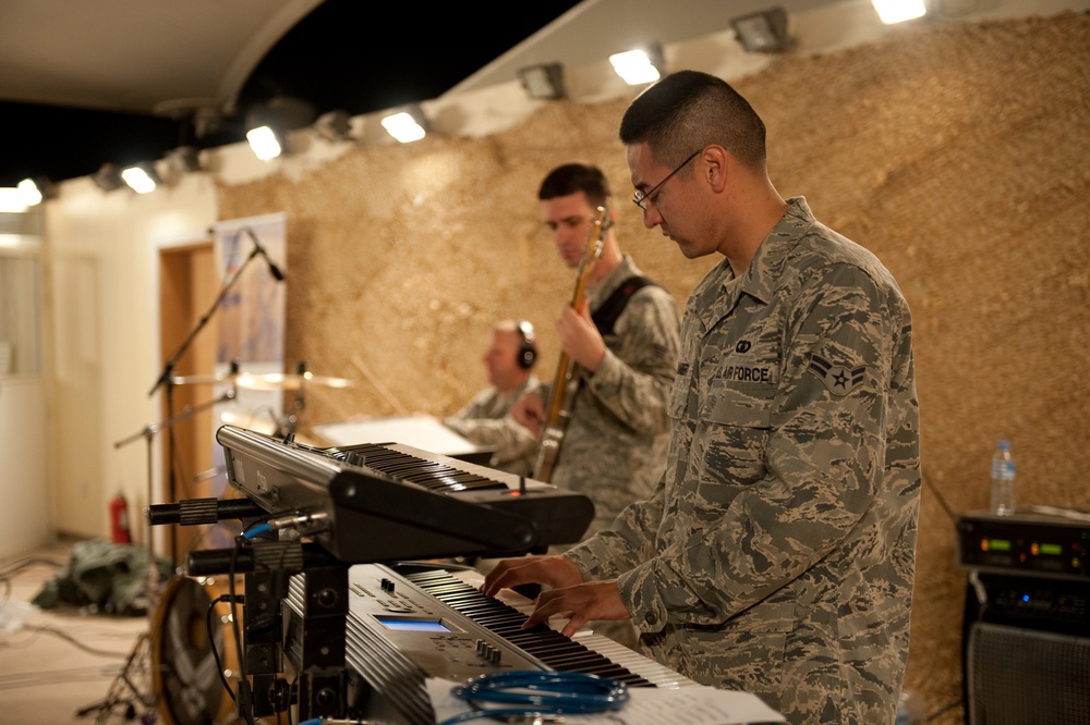 Sirocco Plays the Desert