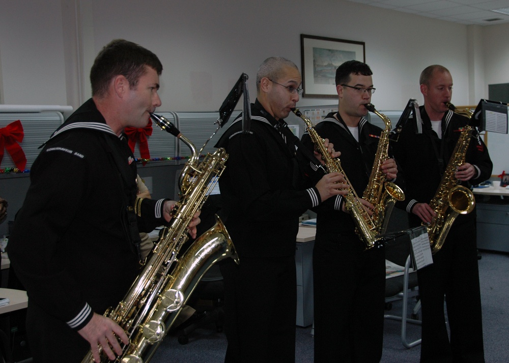 Sailors perform holiday songs
