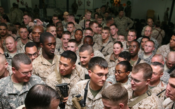 Chairman Visits MNF-W Service Members