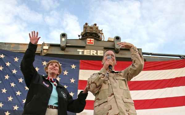 Chairman Visits MNF-W Service Members