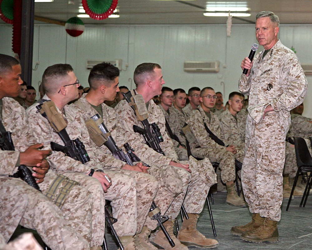 Assistant Commandant of the Marine Corps Visits Al Asad