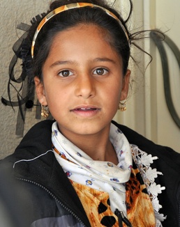 'Wagonmasters' Meet Old Friend, Bring Gifts to Children