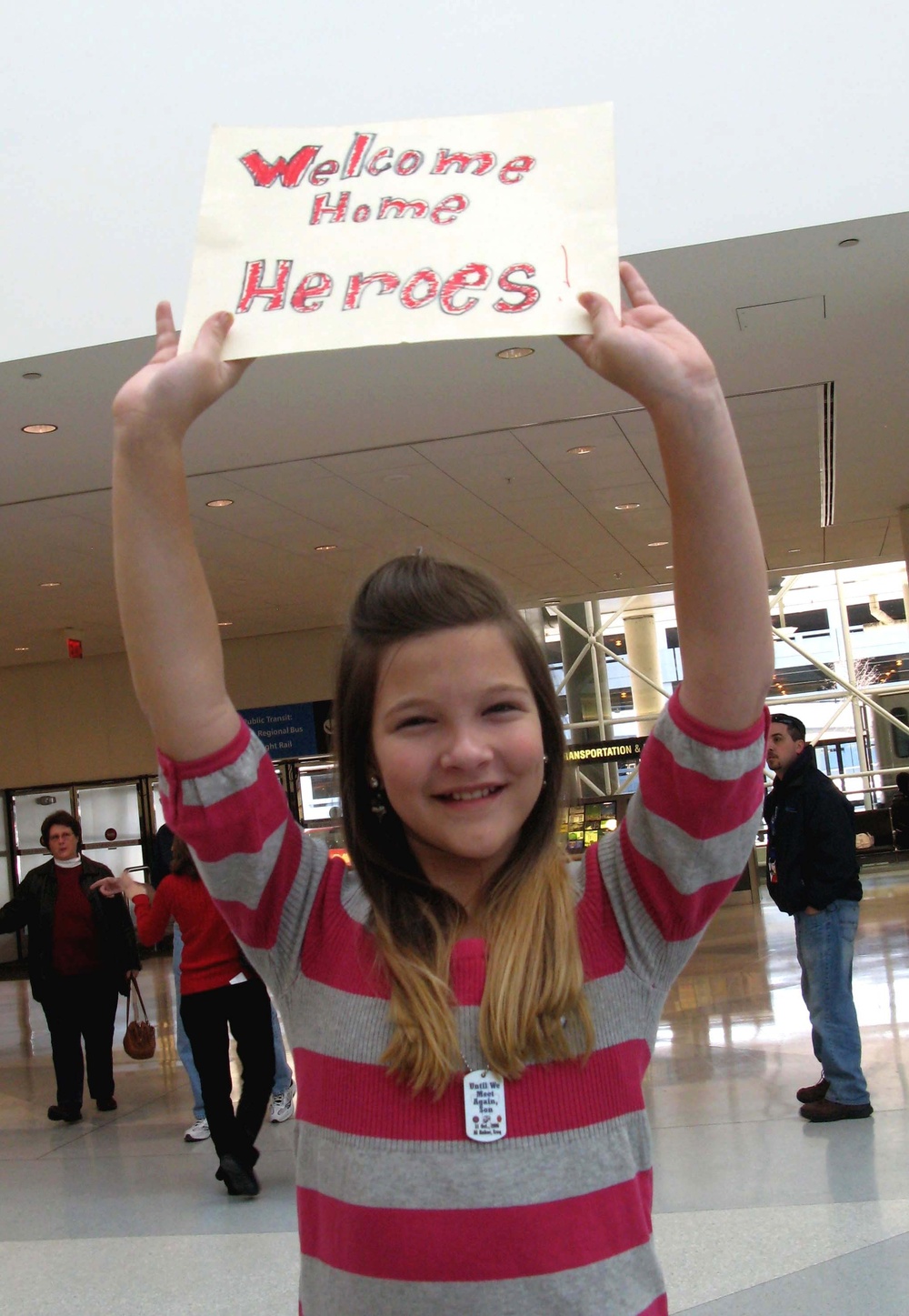 Redeploying Troops Get Holiday Homecoming
