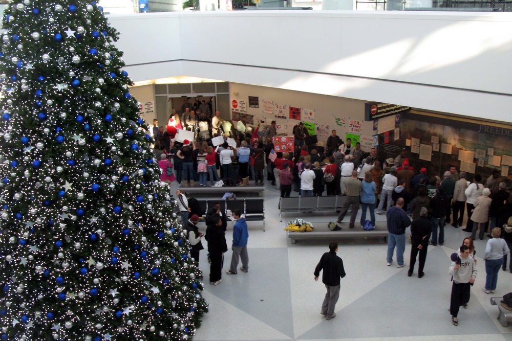 Redeploying Troops Get Holiday Homecoming