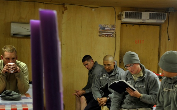 Cavalrymen Celebrate the Season