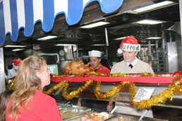USS Wasp Brings Families Together for Christmas Cheer