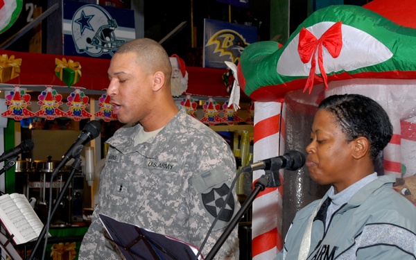 I Corps Commanding General Christmas Visit