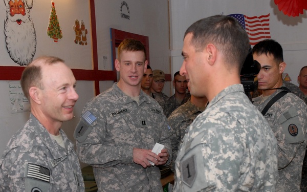I Corps Commanding General Christmas Visit