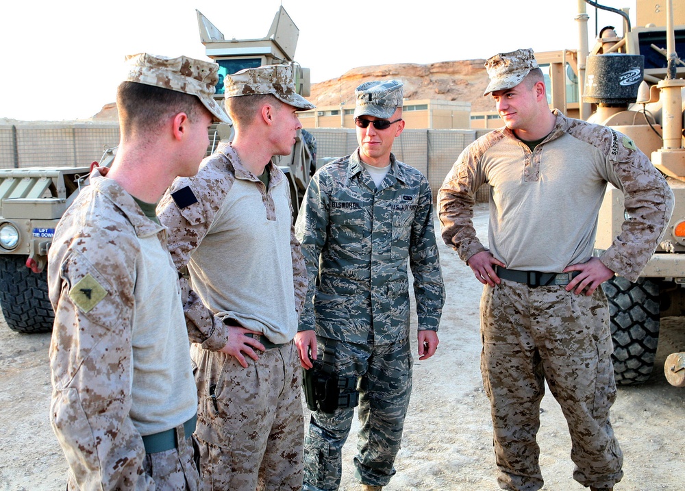Service Members Bring Electronic Warfare to the Ground in Iraq