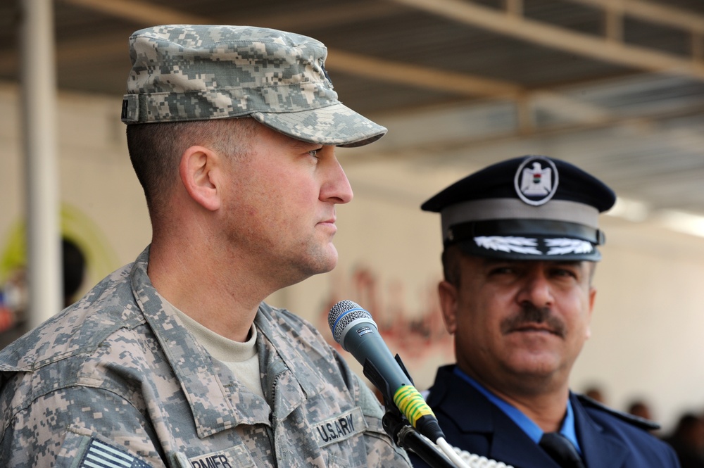 Iraqi Personnel Graduate From Kirkuk Training Center