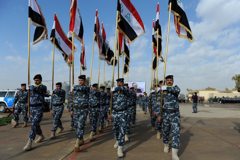 Iraqi Personnel Graduate From Kirkuk Training Center
