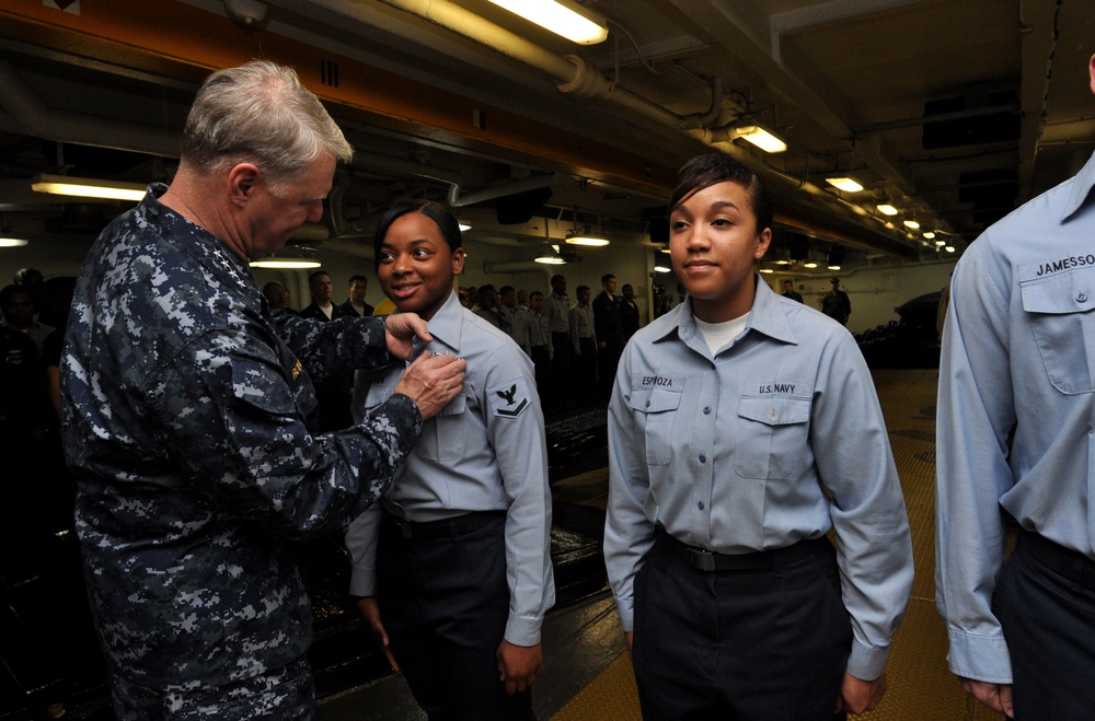 Roughead visits Nimitz