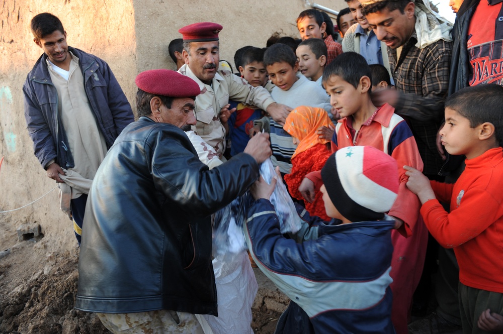 6-1 CAV and IA Deliver Toys To Kids