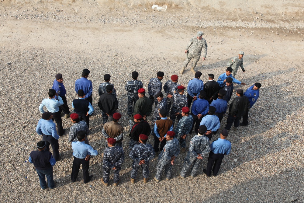 Iraqi police inspection formation