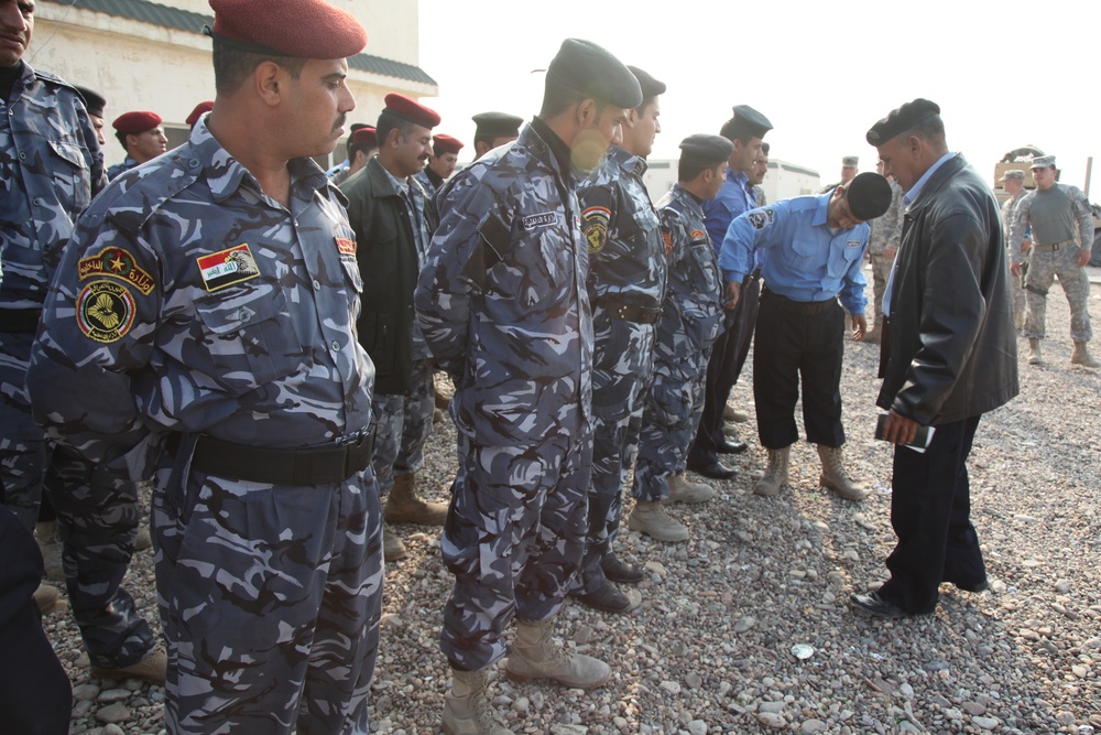 Iraqi police inspection formation