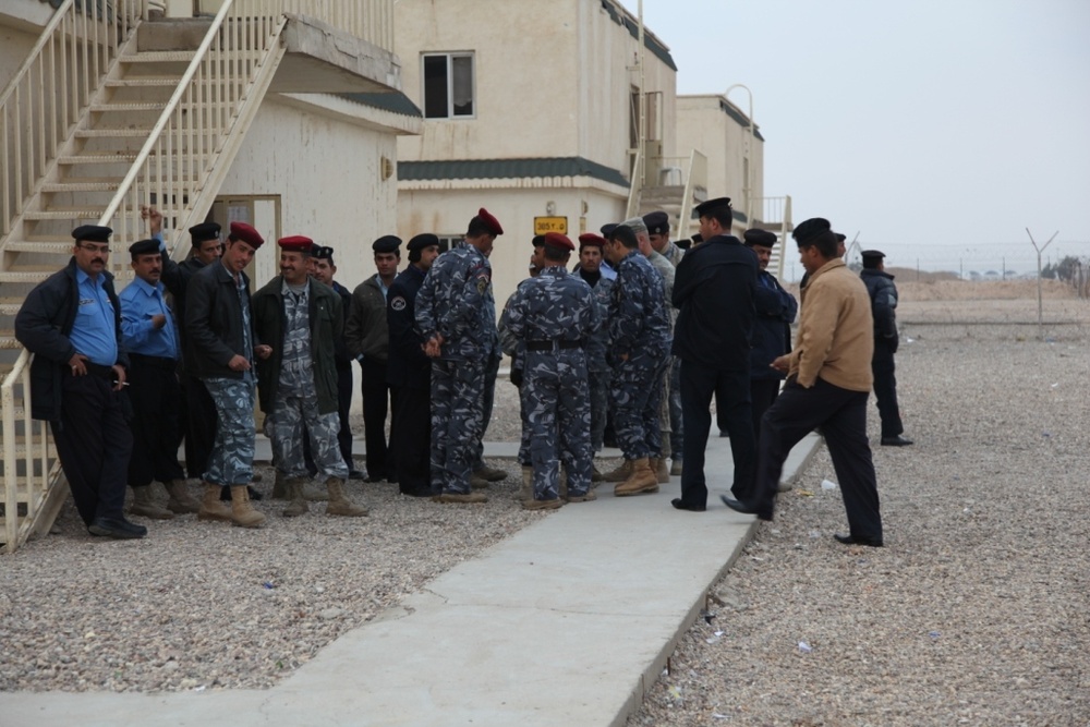 Iraqi police inspection formation