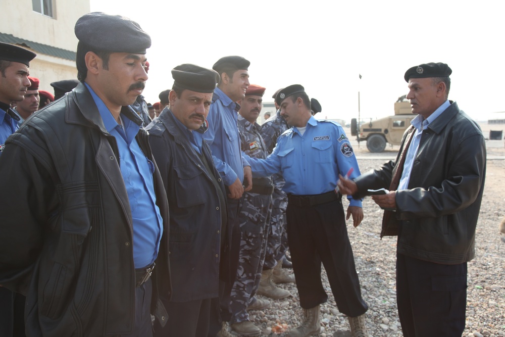 Iraqi police inspection formation