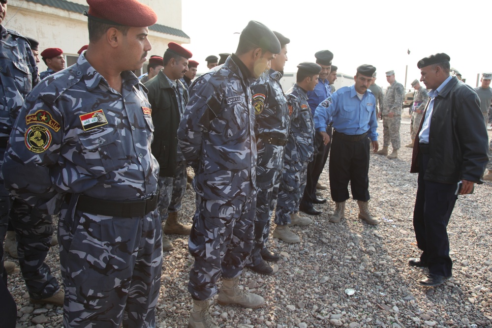 Iraqi police inspection formation