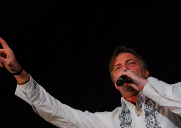 Country Music Artist Entertains Troops, Football Players at U.S. All American Bowl