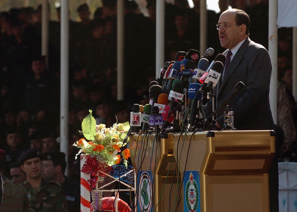 Iraqi police demonstrate their advanced capabilities to Prime Minister Maliki on Iraq's national police day