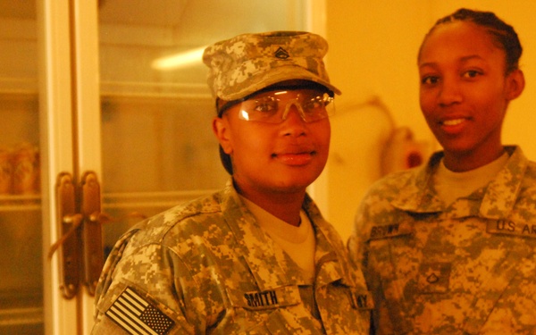 Men bond over weapons