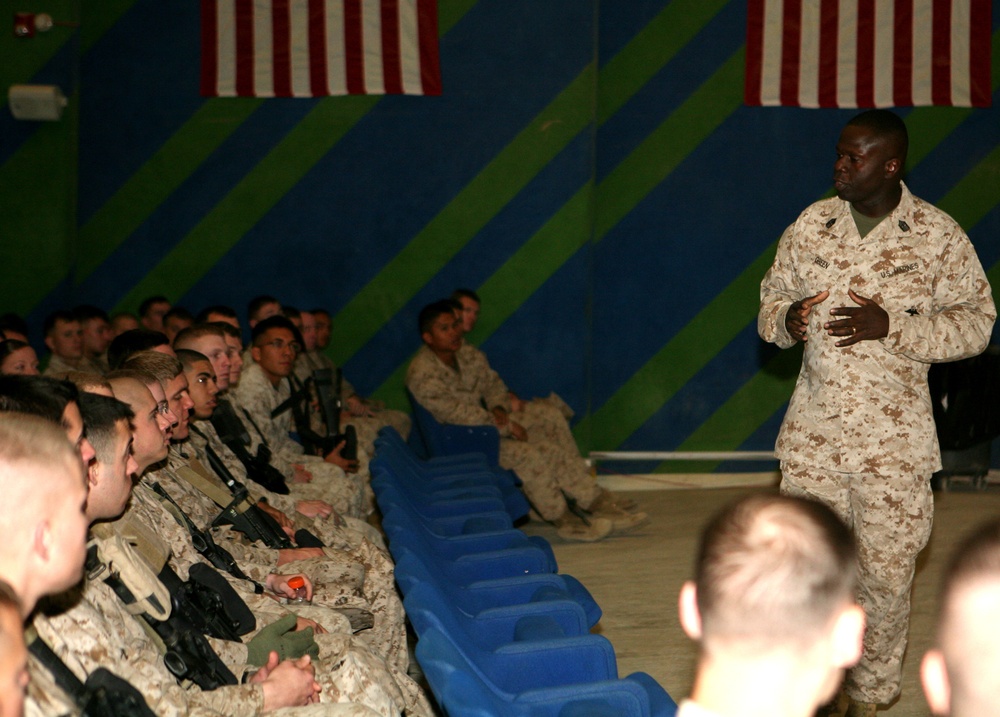 II MEF Leadership Visits Deployed Service Members