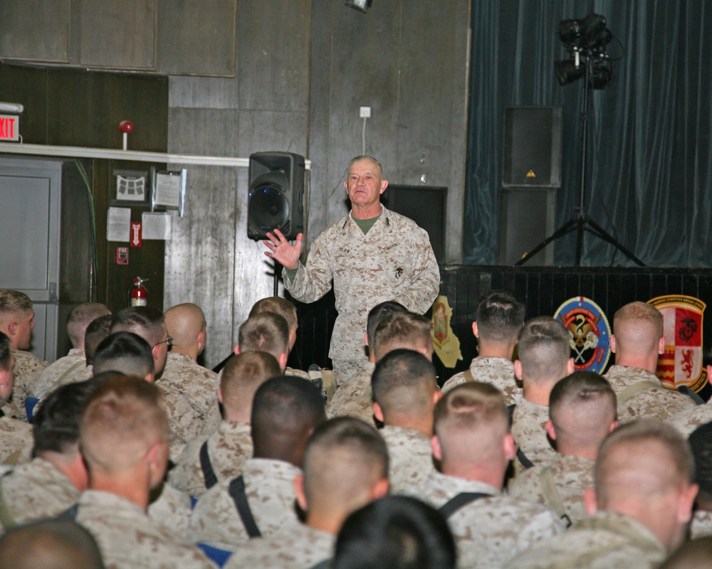 II MEF Leadership Visits Deployed Service Members