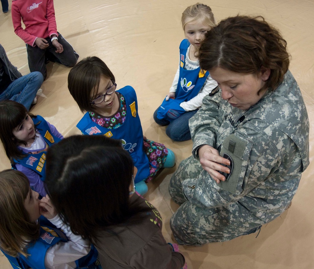 Camp Atterbury Soldiers Speak at Local Girl Scouts Rally