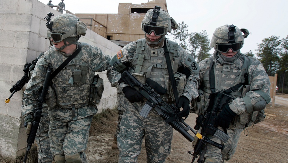 Tennessee Army National Guard train on base defense operations