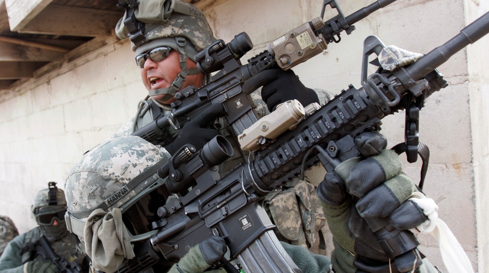 Tennessee Army National Guard Train on Base Defense Operations