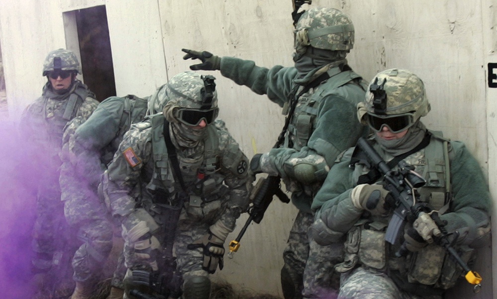 Tennessee Army National Guard Train on Base Defense Operations