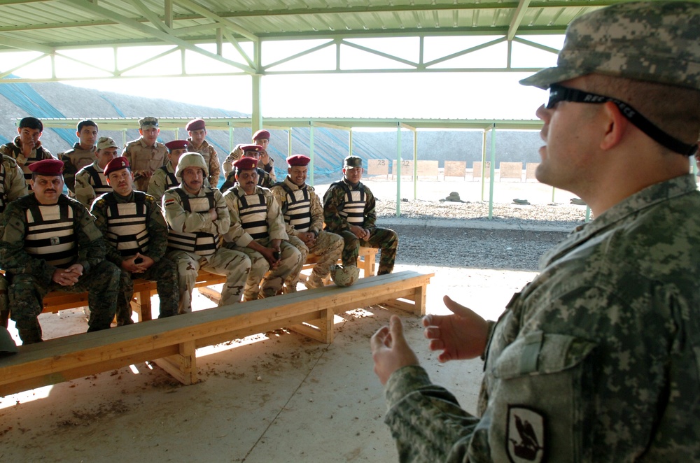 DVIDS - News - Iraqi Soldiers receive training at the 9mm range