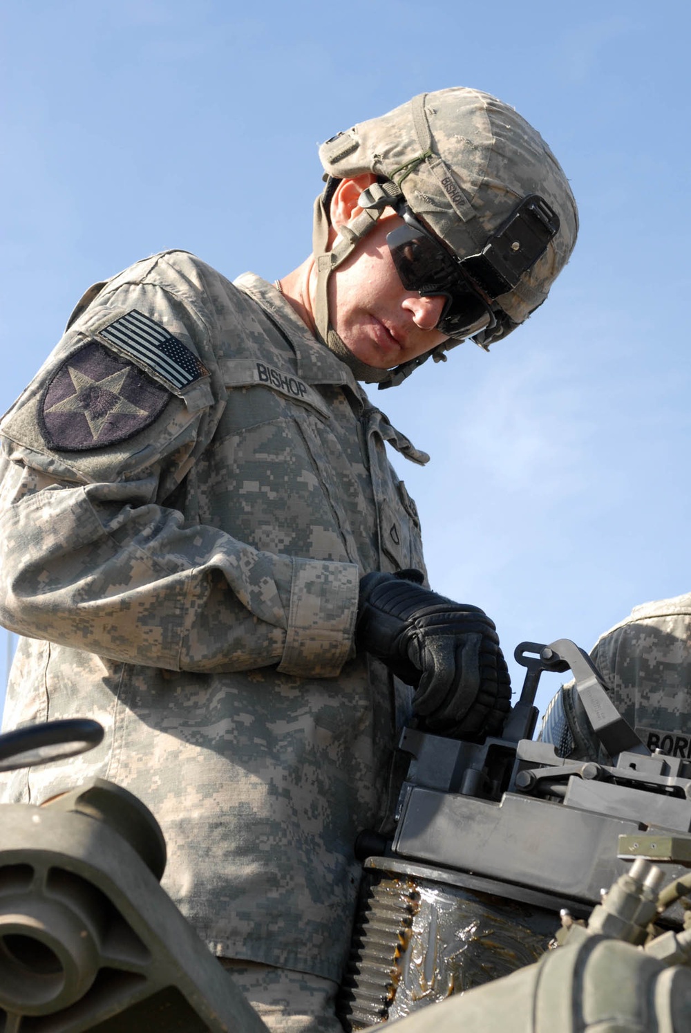 Soldiers conduct joint live fires exercise