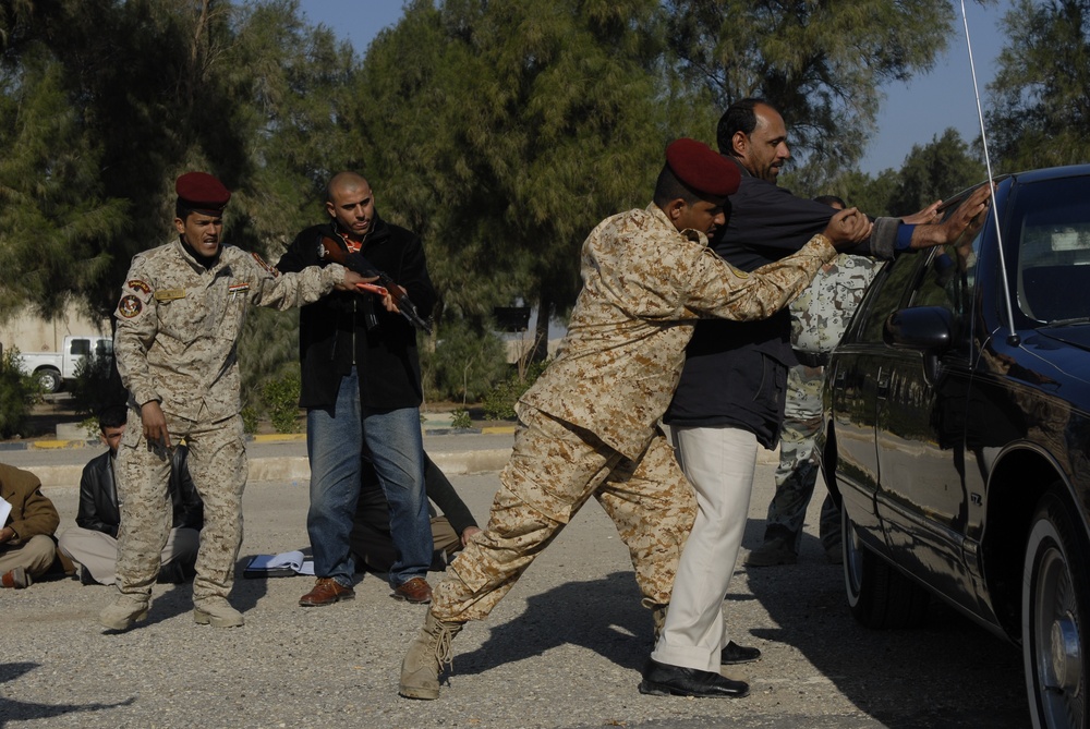 Iraqi Border Guards Train Oil Ministry