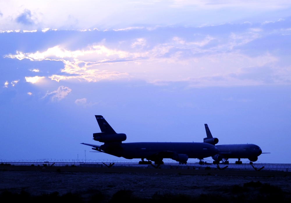 KC-10 Extenders in Southwest Asia