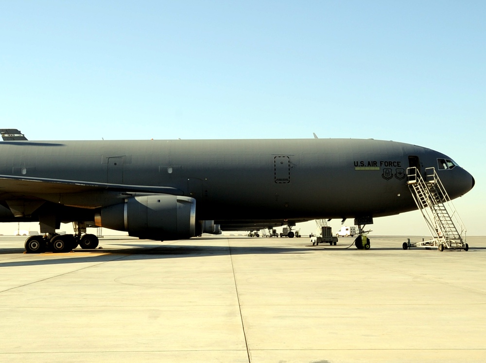 KC-10 Extenders in Southwest Asia