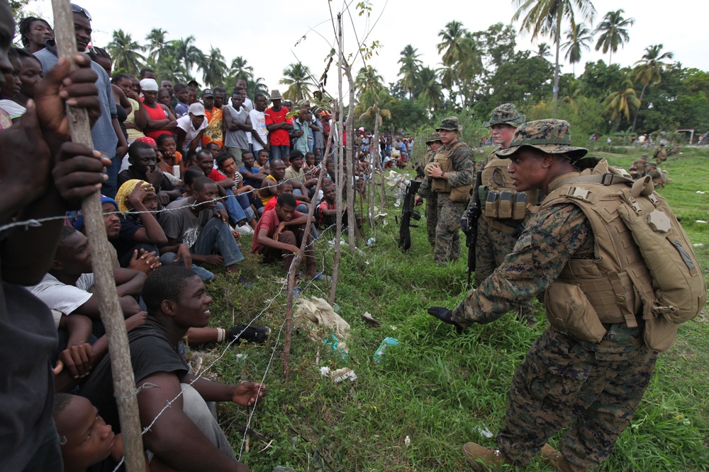 22nd MEU Marines bring supplies to Haitians