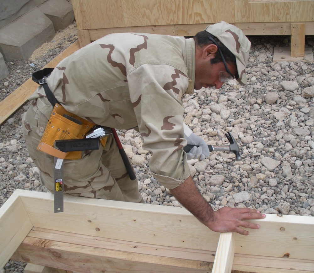 Soldiers improve housing for Iraqi Army at Joint Security Station Deason