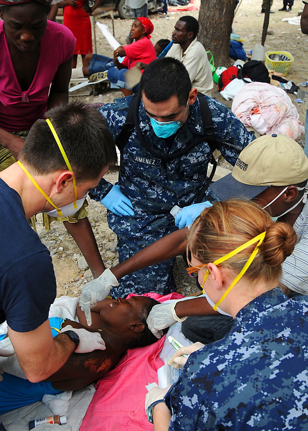 Sailors Aid in Haitian Relief Efforts