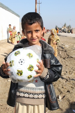 Iraqi Border Guards Reach Out to School Children