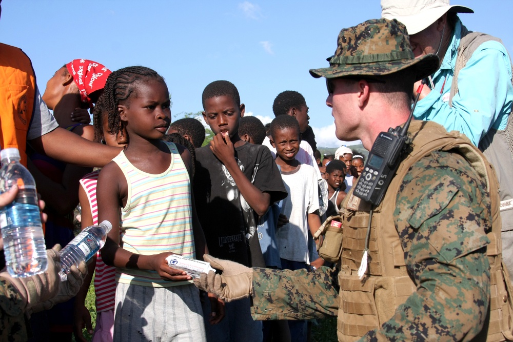 22nd MEU delivers aid to Haiti's southern coast