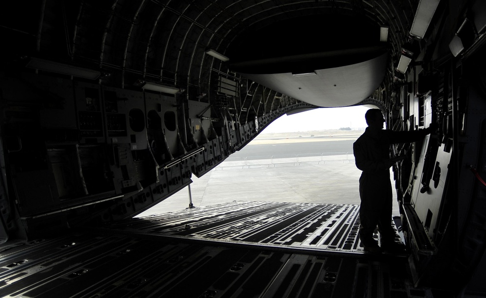 Maintainers keep the airplanes flying during Bahrain International Airshow