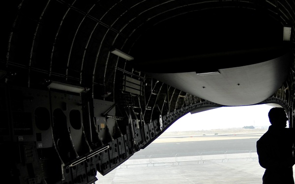 Maintainers keep the airplanes flying during Bahrain International Airshow